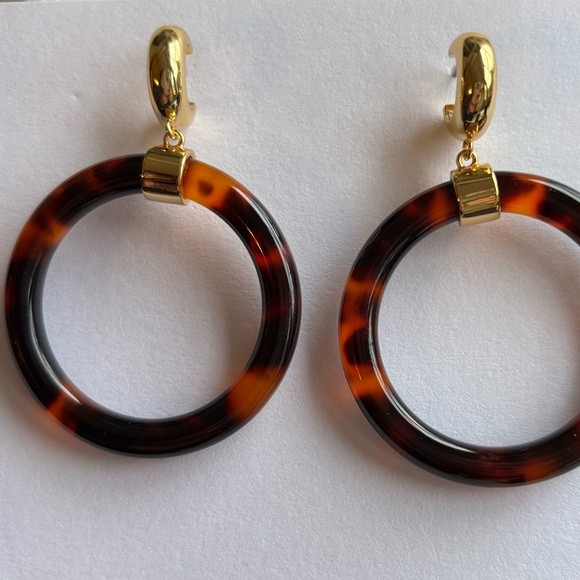 FREE w/purchase Kate Spade Botanical Garden Tortoiseshell Resin
Hoop Earrings - Picture 8 of 15